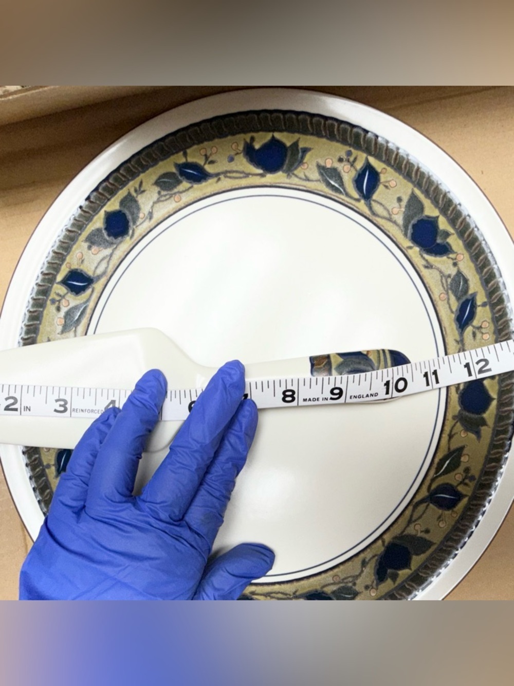 NIB Mikasa Intaglio Arabella Cake Plate & Server Set - 12.5” round - Picture 3 of 7